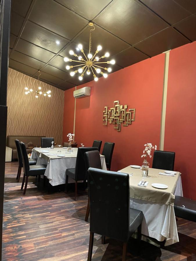 Planet Hotel Hollybum Lubumbashi Exteriér fotografie